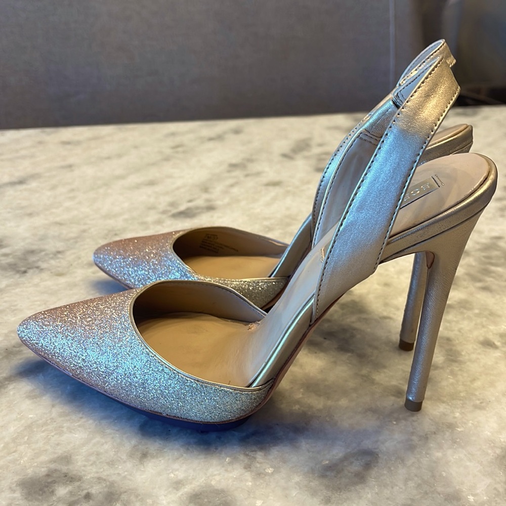 BCBG Champage glitter and metallic slip on heel with back leather strap. Size 7